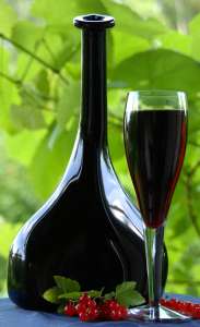 red wine and red currant