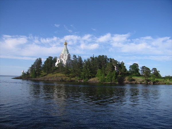 Остров Коневец Фото с сайта marshruty.ru